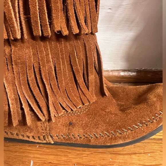 Minnetonka 3 Layer Fringe Boot Size 8 Brown Suede - Picture 7 of 9